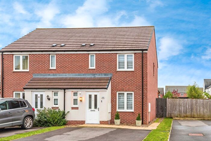 3 Bedroom Semi-Detached House For Sale In Russell Mews, Witney, OX29