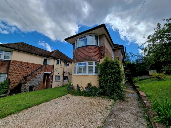 3 Bedroom Flat To Rent In Vale Drive, Midanbury, SO18