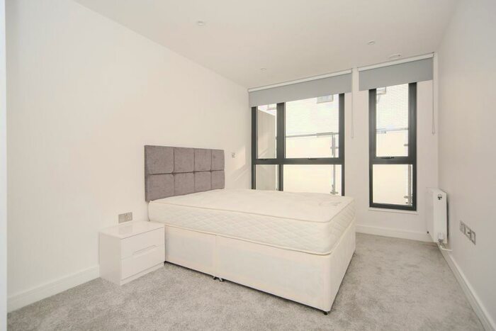 2 Bedroom Apartment To Rent In Tyssen Street, London, London, E8