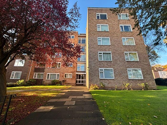 2 Bedroom Flat To Rent In Edinburgh House, Tenterden Grove, Hendon, London, NW4