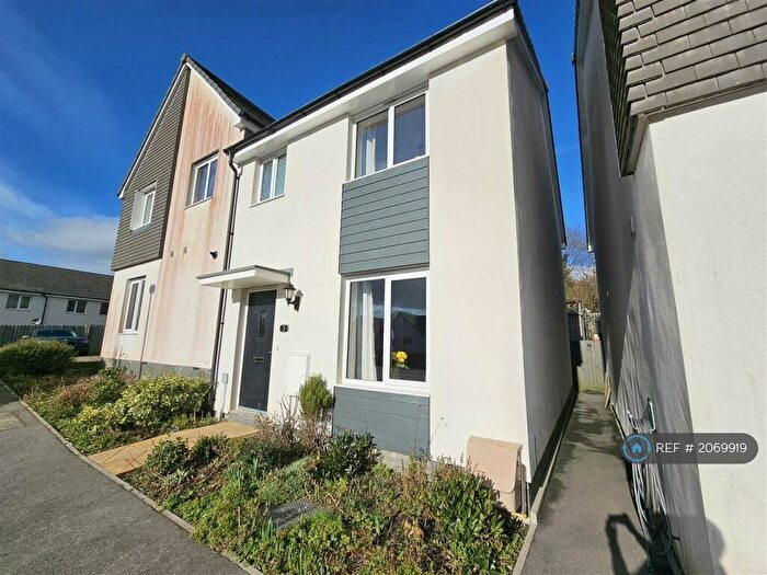 3 Bedroom Semi-Detached House To Rent In Govetts Field, Launceston, PL15