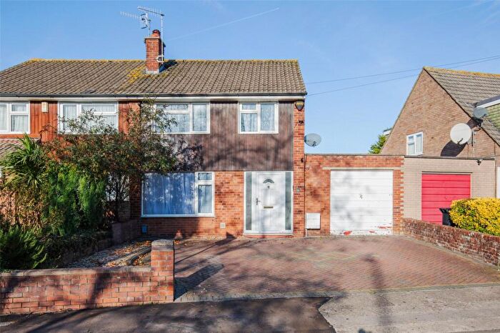 3 Bedroom Semi-Detached House For Sale In Greenlands Way, Bristol, BS10