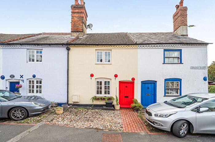 2 Bedroom Terraced House For Sale In Anstey Road, Alton, Hampshire, GU34