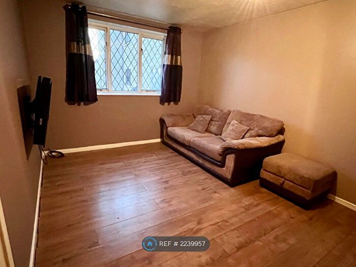 2 Bedroom Flat To Rent In Bridgeman House, Farnworth, Bolton, BL4