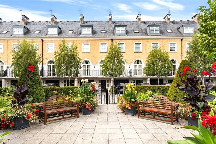 5 Bedroom Terraced House For Sale In The Square, York, North Yorkshire, YO24