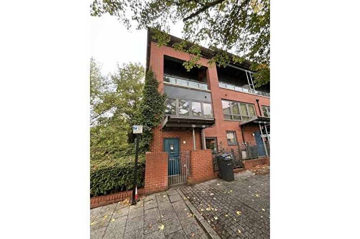 3 Bedroom Town House For Sale In Longleat Avenue, Edgbaston, Birmingham, B15