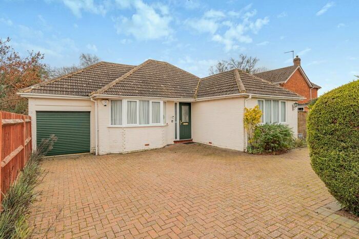 2 Bedroom Detached Bungalow To Rent In Ferrard Close, Ascot, SL5