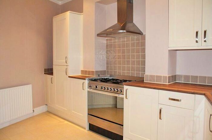 2 Bedroom Flat To Rent In York Street, Twickenham, TW1