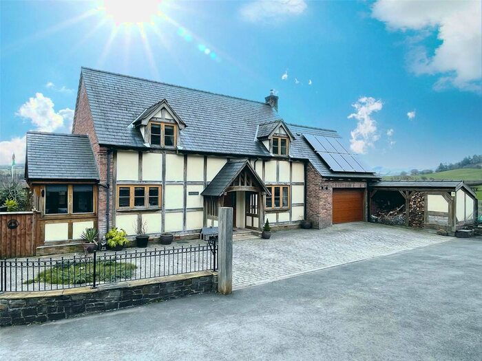 3 Bedroom Detached House For Sale In Felindre, Llanidloes, Powys, SY18