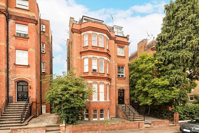 1 Bedroom Flat For Sale In Claremont Gardens, Surbiton, KT6