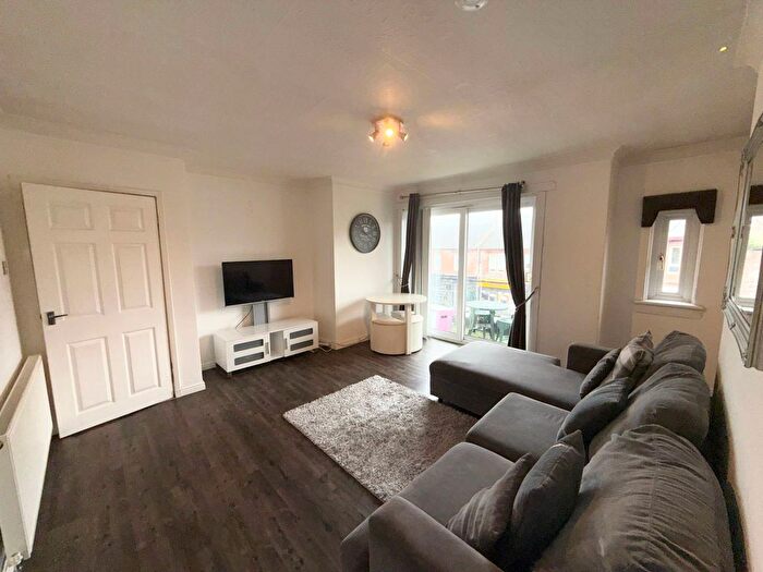 2 Bedroom Flat To Rent In Craigneuk Street, Wishaw, ML2