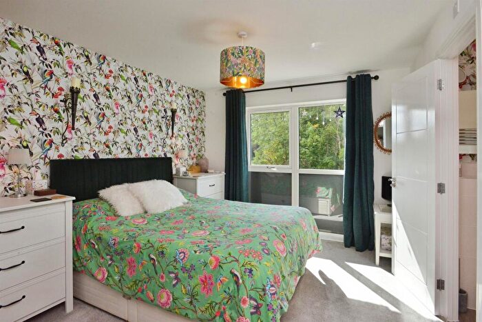 4 Bedroom Detached House For Sale In Montgomery Way, Glebe Farm, Milton Keynes, MK17