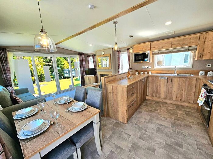 2 Bedroom Park Home For Sale In Llanrug, Caernarfon, LL55