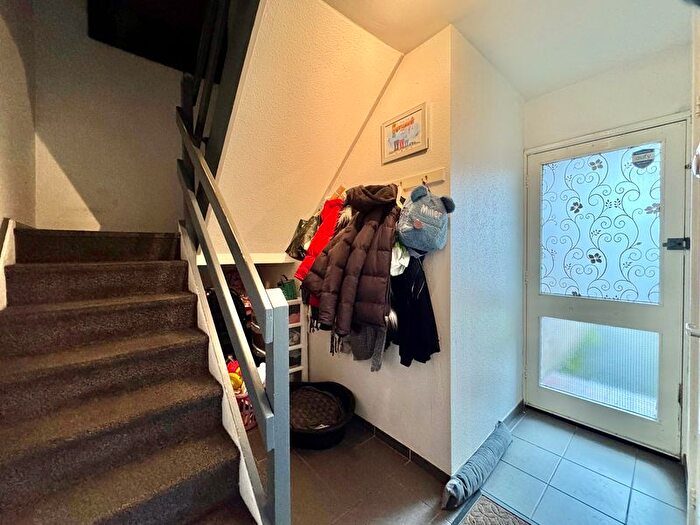 3 Bedroom Semi-Detached House For Sale In Doddington, Telford, TF3 - Photo 9