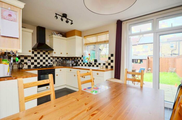 3 Bedroom Terraced House To Rent In Franklyn Road, Willesden, London, NW10