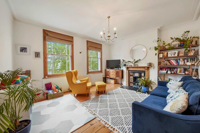 3 Bedroom Flat To Rent In Quentin Road, London, SE13