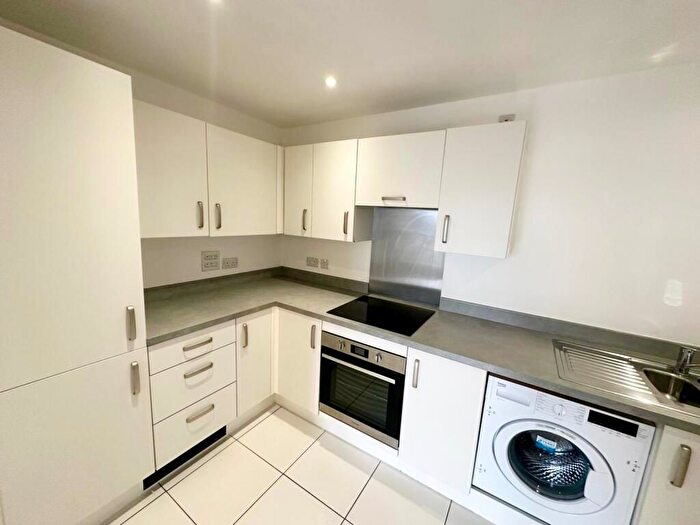 2 Bedroom Flat To Rent In High Street, Northampton, NN5