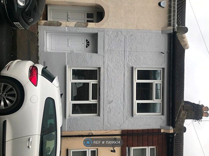 2 Bedroom Terraced House To Rent In Glencoe Road, Chatham, ME4