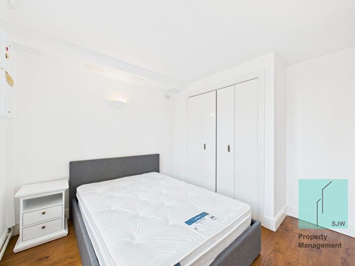 2 Bedroom Apartment To Rent In Westferry Road, Franklin Building, E14
