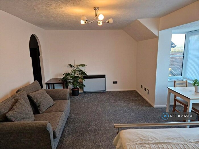 Studio To Rent In Knights Manor Way, Dartford, DA1