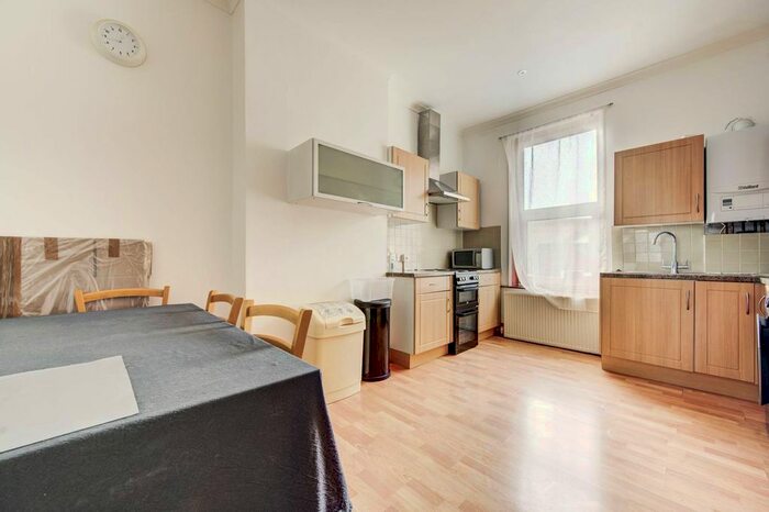 2 Bedroom Maisonette To Rent In Royal Parade, Munster Village, London, SW6