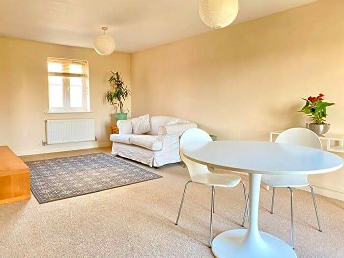 2 Bedroom Flat For Sale In Providence Court, Frome, BA11