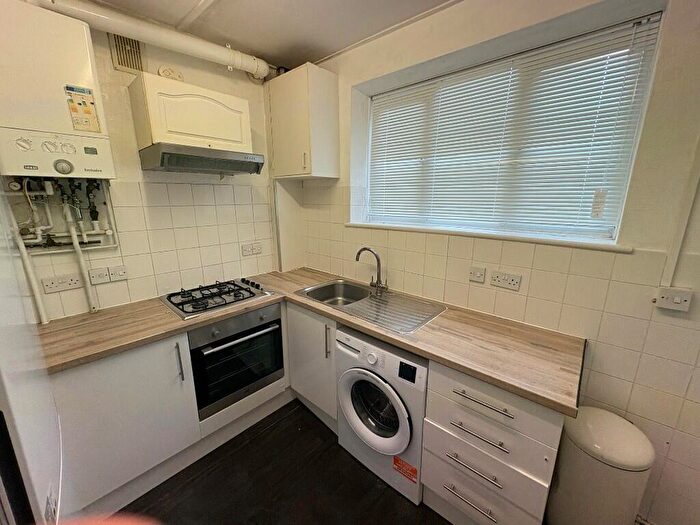 2 Bedroom Flat To Rent In Risborough Close, Muswell Hill, London, N10