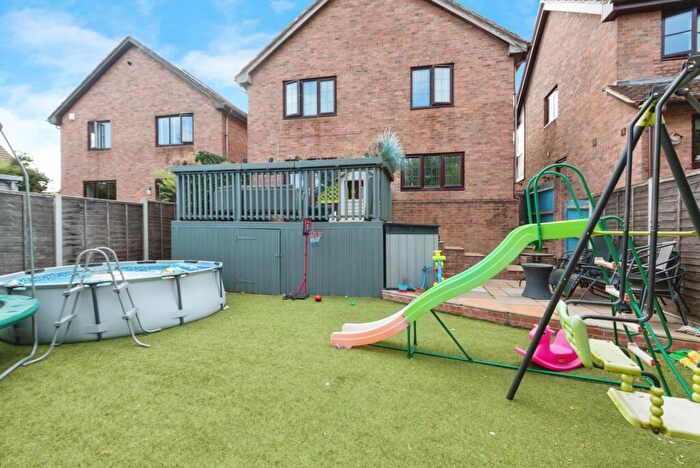 5 Bedroom Detached House For Sale In Heritage Park, Basingstoke, Hampshire, RG22