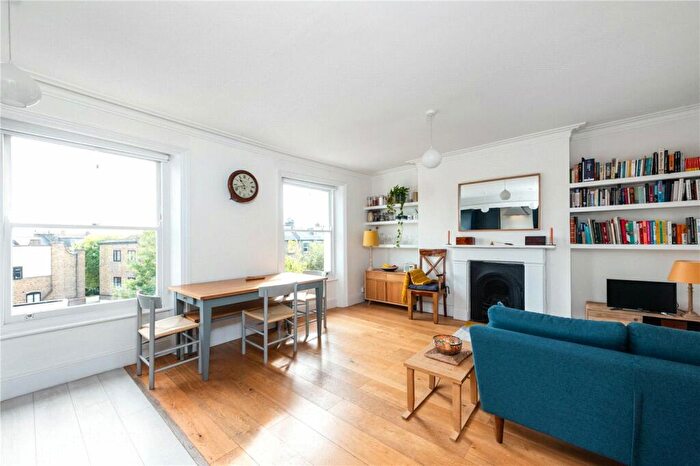 3 Bedroom Apartment To Rent In Petherton Road, London, N5