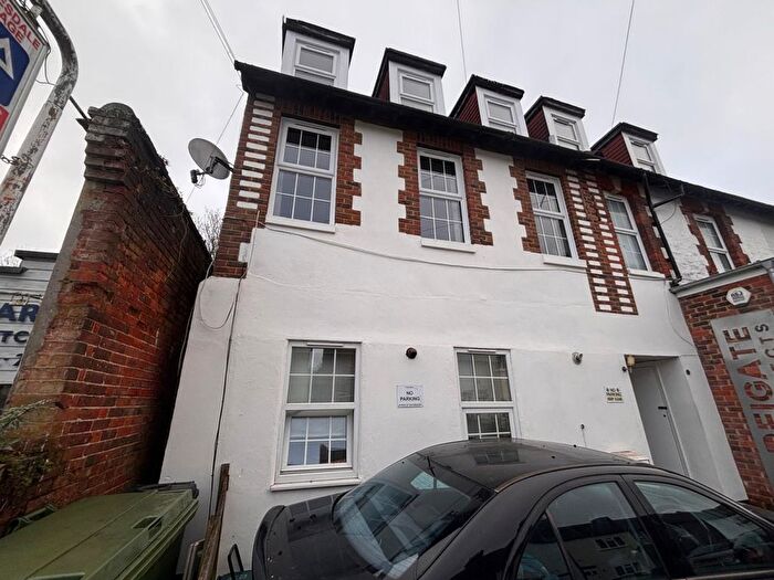 1 Bedroom Flat To Rent In Holmesdale Road, Reigate, RH2