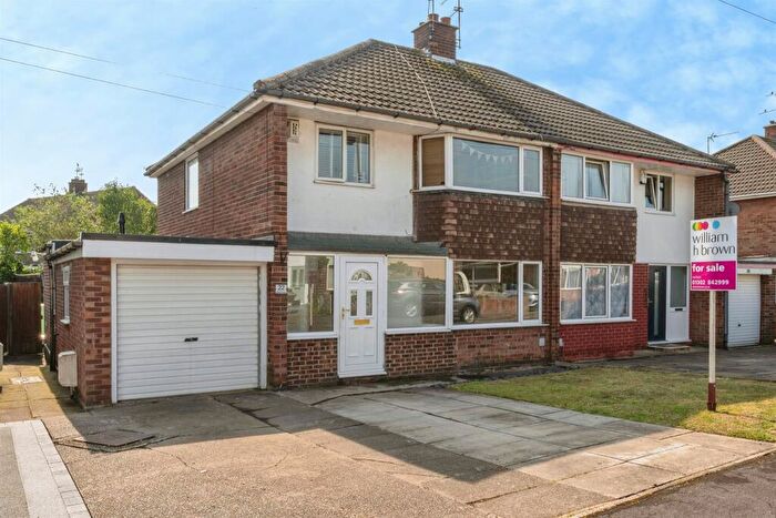 3 Bedroom Semi-Detached House For Sale In Marton Grove, Hatfield, Doncaster, DN7