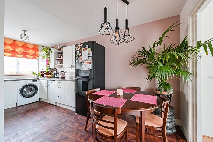 3 Bedroom Terraced House For Sale In Empress Avenue, Aldersbrook, London, E12