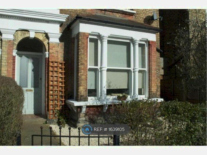 2 Bedroom Flat To Rent In Sistova Road, London, SW12