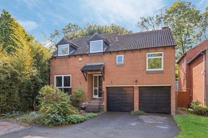 5 Bedroom Detached House For Sale In Oldacres, Maidenhead, SL6