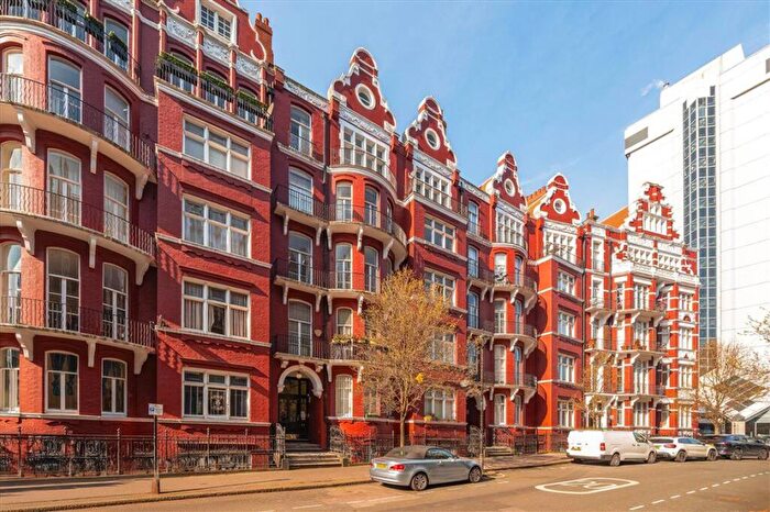3 Bedroom Flat To Rent In Cabbell Street, Marylebone, NW1