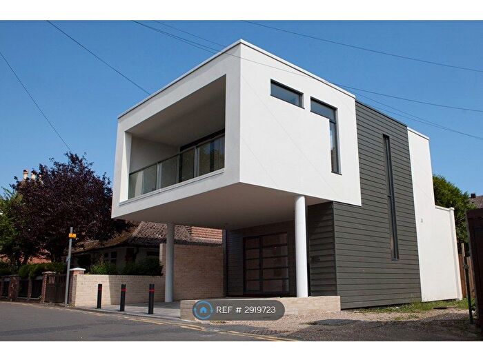 2 Bedroom Detached House To Rent In Avon Buildings, Christchurch, BH23