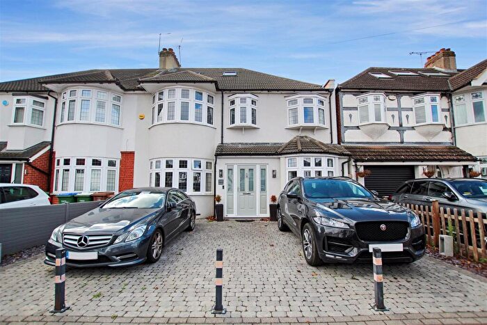 4 Bedroom Semi Detached House To Rent In The Drive, Bexley, DA5