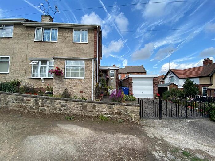 3 Bedroom Semi-Detached House For Sale In Low Road, Conisbrough, Doncaster, DN12