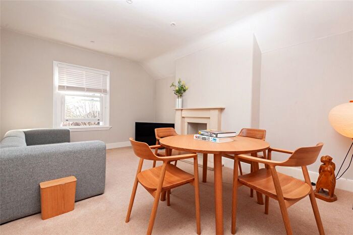 1 Bedroom Flat For Sale In Ridgway, Wimbledon Village, London, SW19