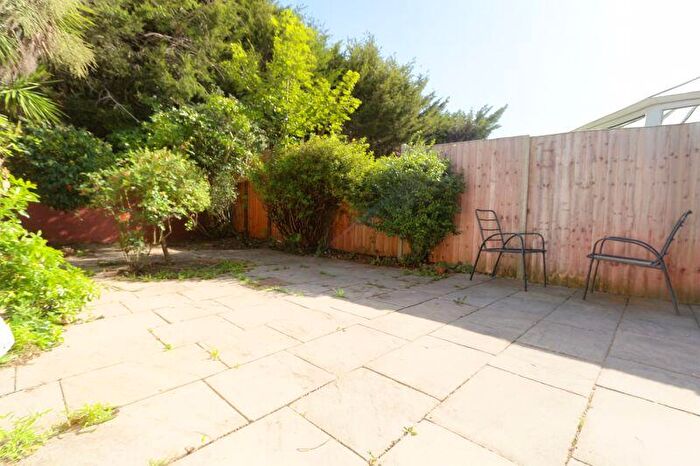 2 Bedroom House To Rent In Elsinore Gardens, Golders Geen, NW2