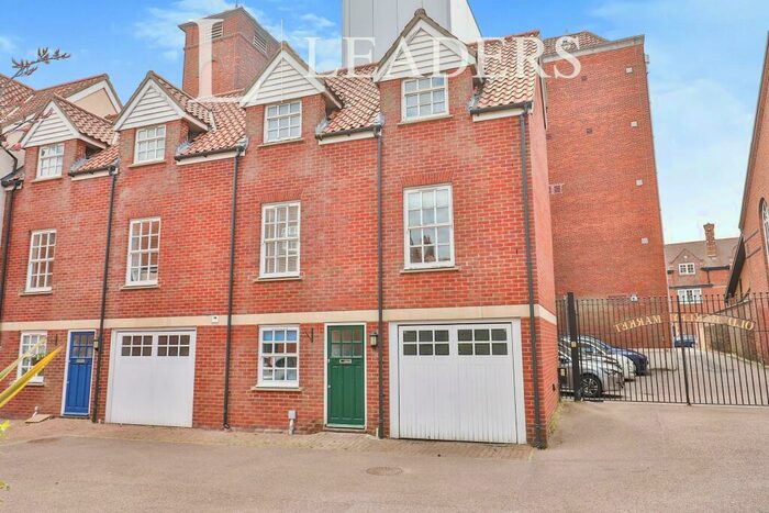 3 Bedroom End Of Terrace House To Rent In The Old Barley Market, Norwich, NR2