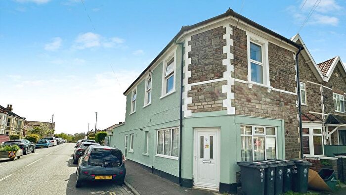 2 Bedroom Flat For Sale In Ridgeway Road, Bristol, BS16