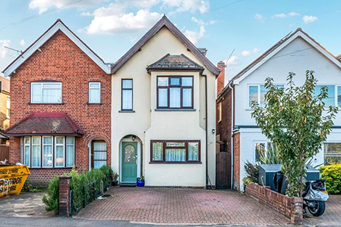 4 Bedroom Semi-Detached House For Sale In Cottimore Lane, Walton-On-Thames, KT12