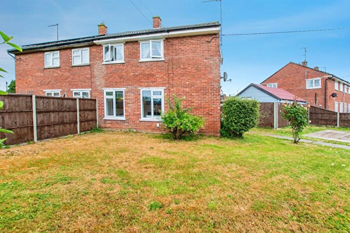 3 Bedroom Semi-Detached House For Sale In Anne Road, Sutton Bridge, Spalding, PE12
