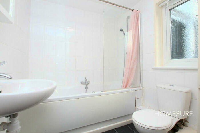 2 Bedroom Apartment To Rent In Livermore Court, Grove Park, Liverpool, L8