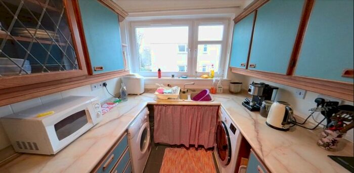 2 Bedroom Flat To Rent In Oswald Road, South Side, Edinburgh, EH9