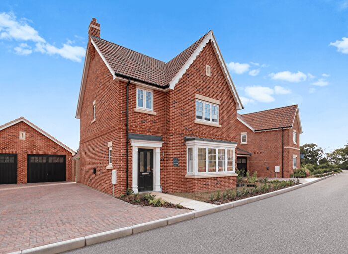 3 Bedroom Detached House For Sale In Lancaster Way, Elmstead, Colchester, CO7