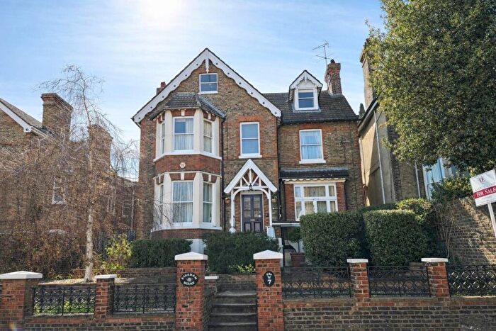 5 Bedroom Detached House For Sale In Watts Avenue, Rochester, ME1