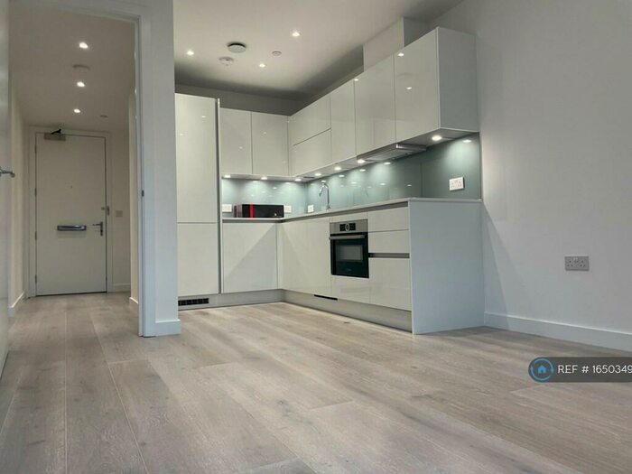 1 Bedroom Flat To Rent In City North East Tower, London, N4