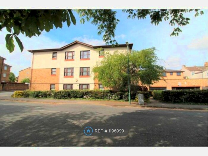 2 Bedroom Flat To Rent In Priory Court, Dartford, DA1